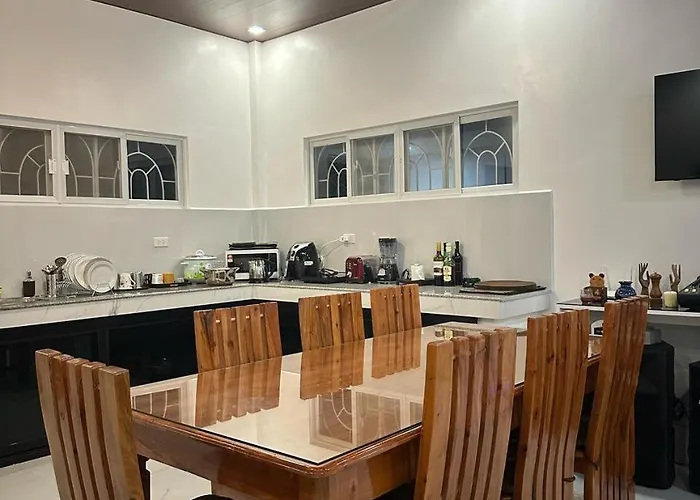 Homestay Jennys White Haven San Francisco (Cebu)