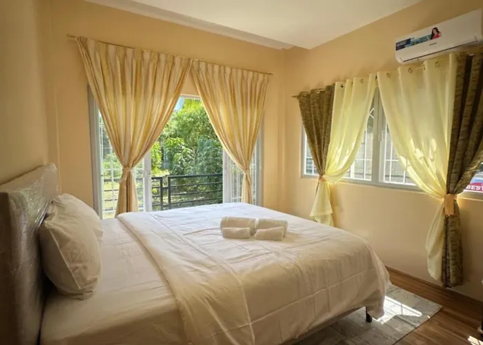 Jennys White Haven * San Francisco (Cebu)